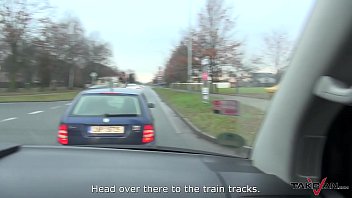 Несдержанный таксист удовлетворил похотливую потаскуху на заднем сидении