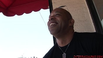 Неожиданный визит студентки: размеры негра остались незамеченными лишь на мгновение!