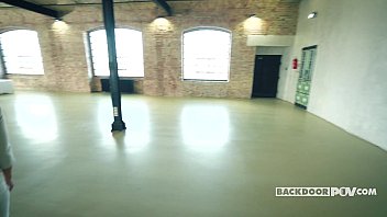 Мечтая о порнокарьере: молодые красотки на порнокастинге с опытным любовником