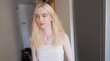 Оскорбленный отчим вернулся домой, но грудастая падчерица нашла способ наладить отношения