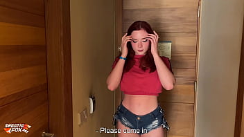 Соблазнительная девушка исполняет желания своего любимого в постели